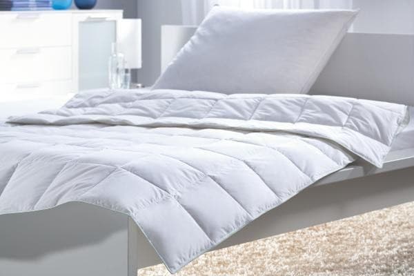 Daunendecke MODERN LEICHT, 135-140x200cm – Mömax