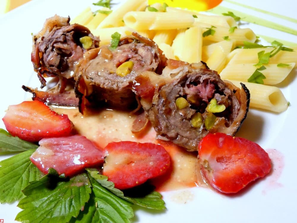Rinderzungenroulade mit Pistazien, 100 g – Billa Plus