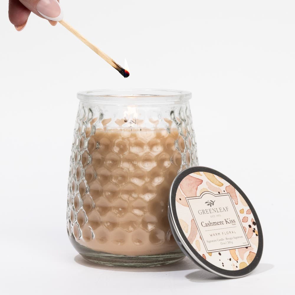 Signature Candle Cashmere Kiss, 369 g – Müller