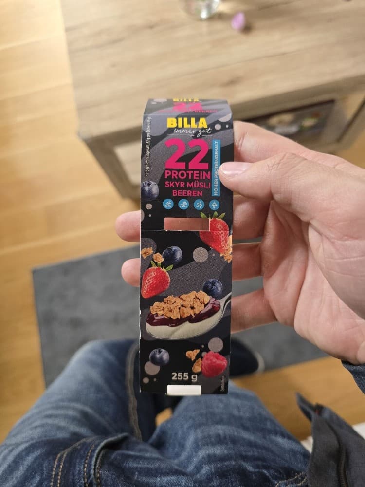 BILLA immer gut Proteinmüsli Skyr Himbeere/Blaubeere, 255 g – Billa