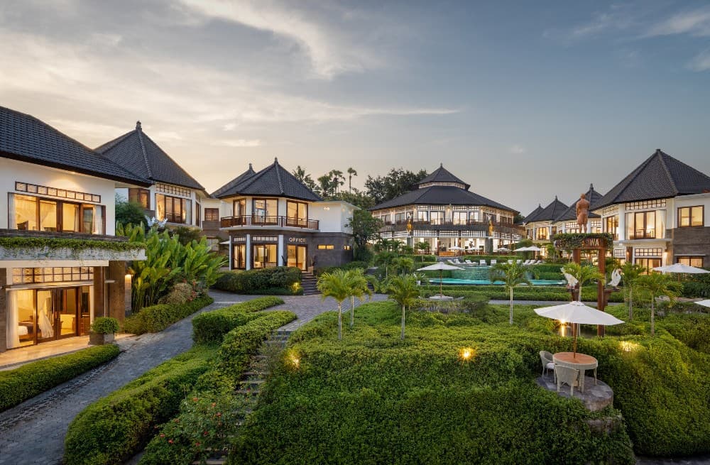 Indonesien Bali – Swan Paradise - A Pramana Experience & Jimbaran Bay Beach Resort, 12, 14 bzw. 16 Tage – Lidl Reisen