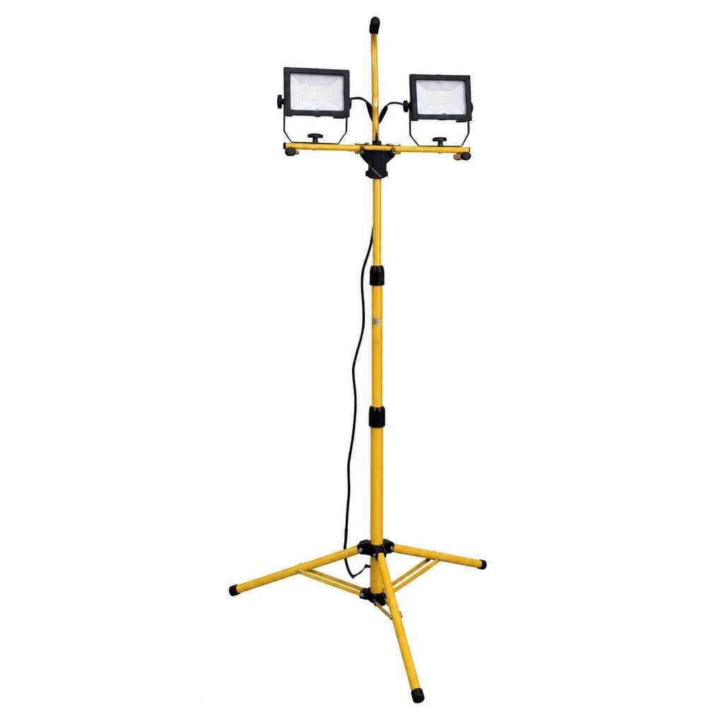 LED-Fluter mit Stativ Angebot bei Zgonc