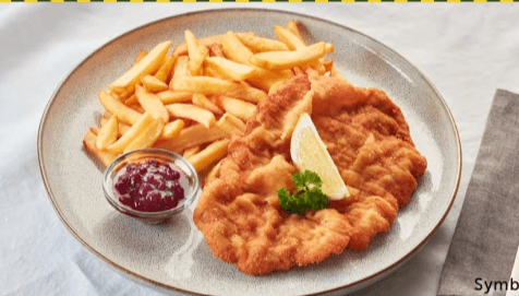 Wiener Schnitzel von der Pute mit Pommes und Preiselbeeren Angebot bei Interspar