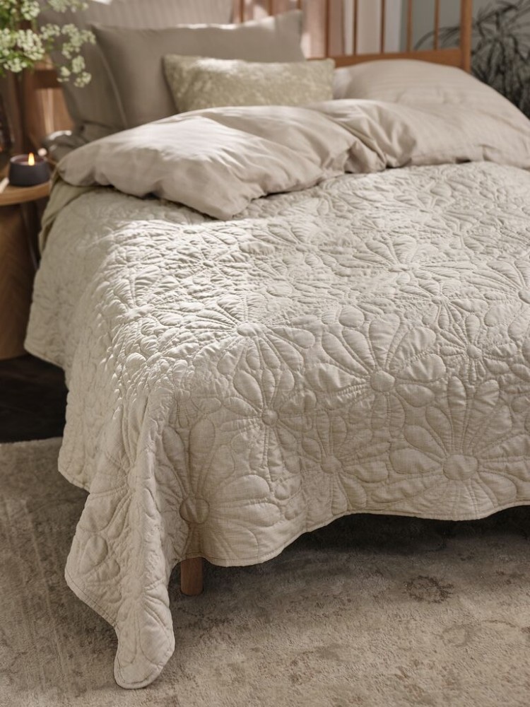 Tagesdecke KRANSMYNTE 240x260 cm Angebot bei Jysk