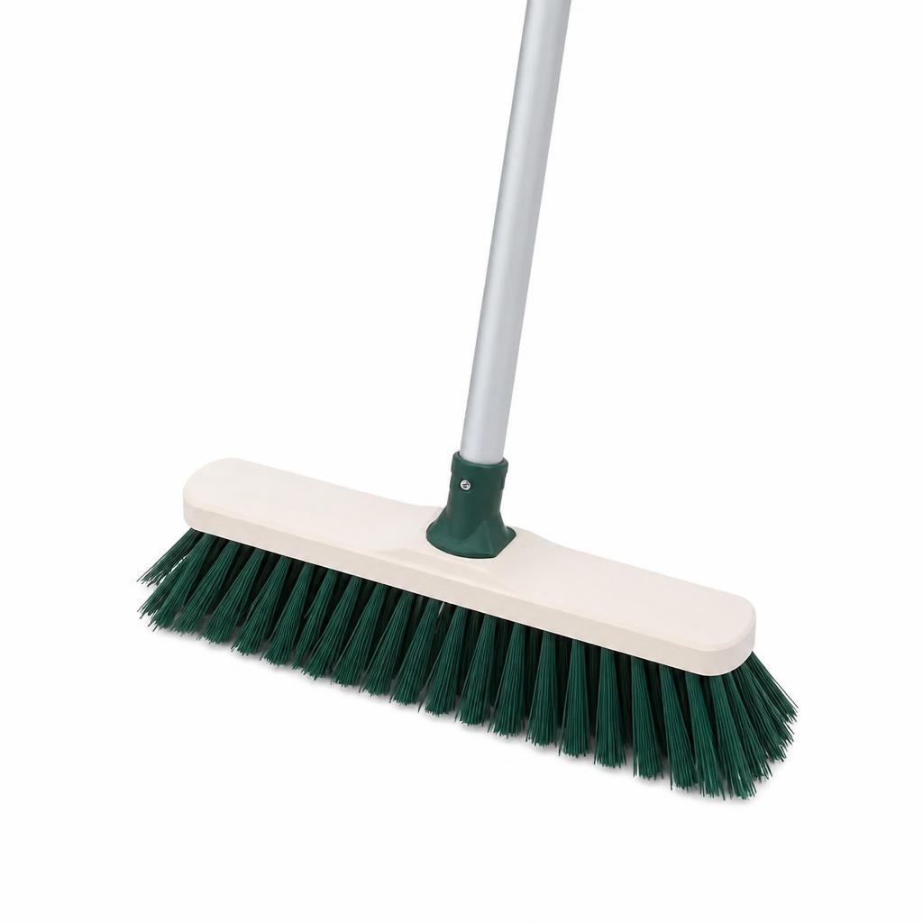 Outdoor-Reinigungshelfer Outdoorbesen PowerTec Garden Angebot bei Norma