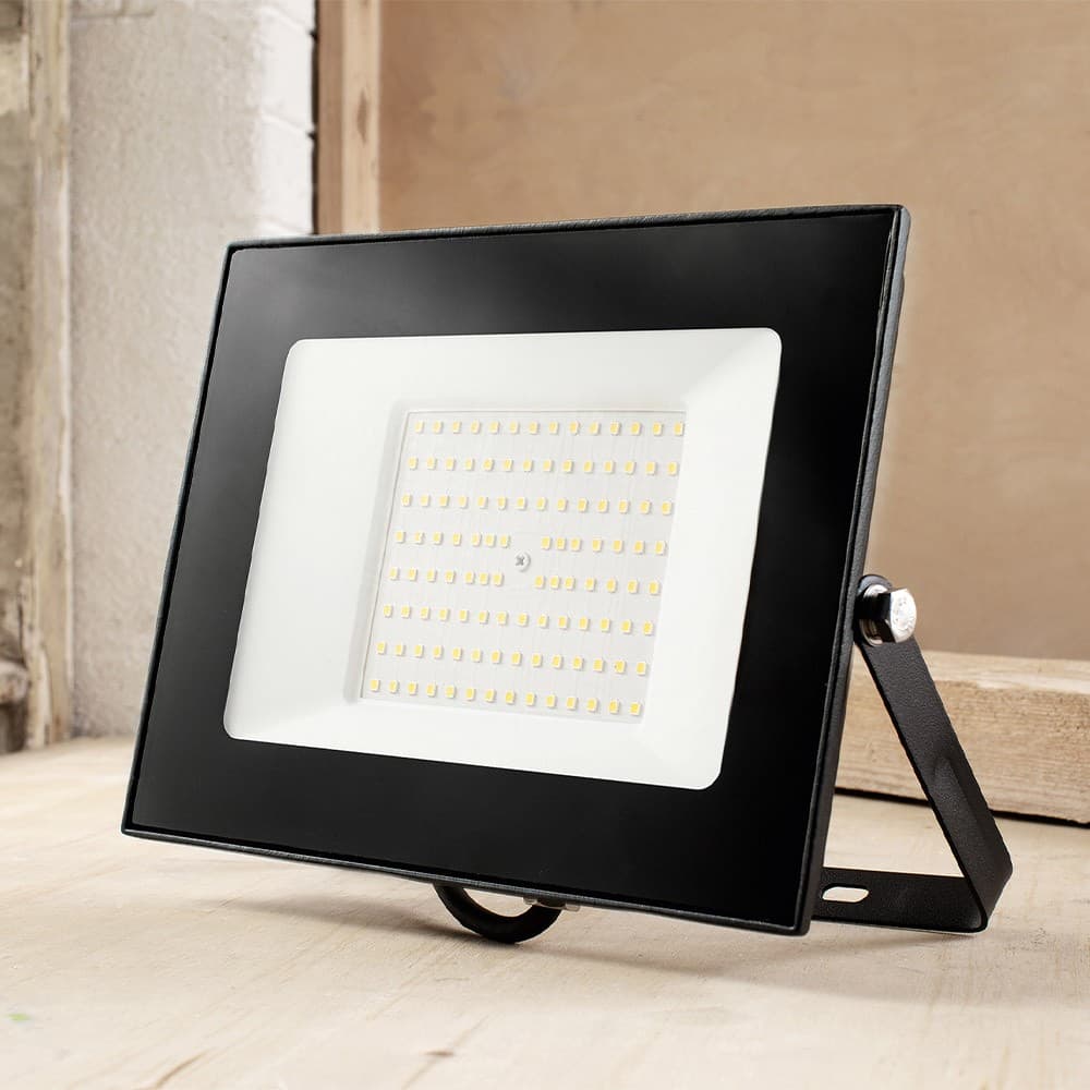 Maximus LED-Fluter 5000 Lumen – Norma