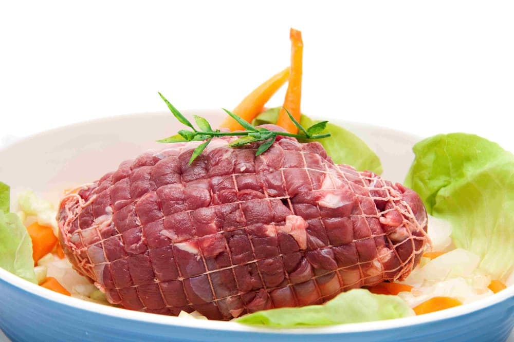Österr. Hirschrollbraten, per kg Maxi Fleisch – Maximarkt