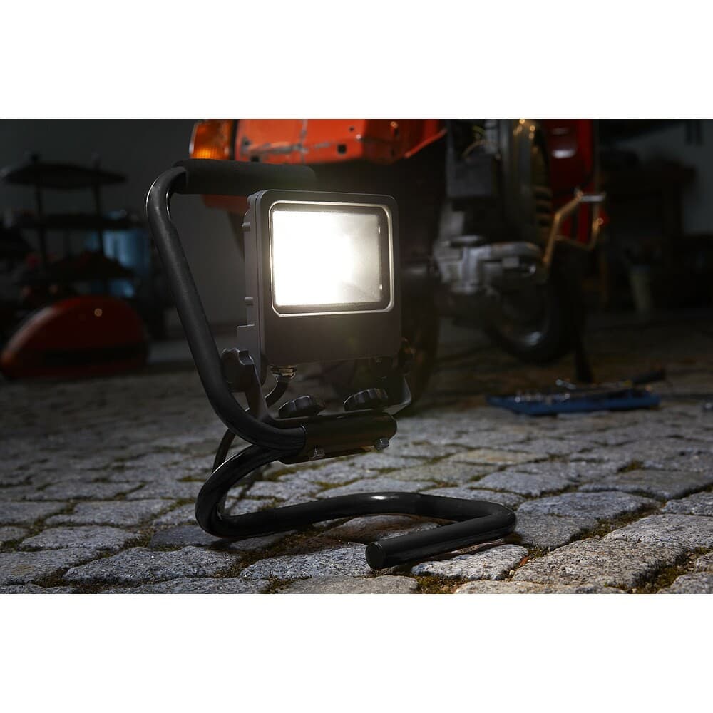 LED-Arbeitslicht FLOODLIGHT – Bauhaus